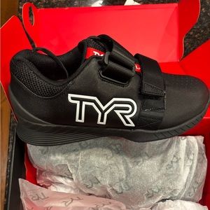 TYR L-lifters unisex men 7 women 8.5